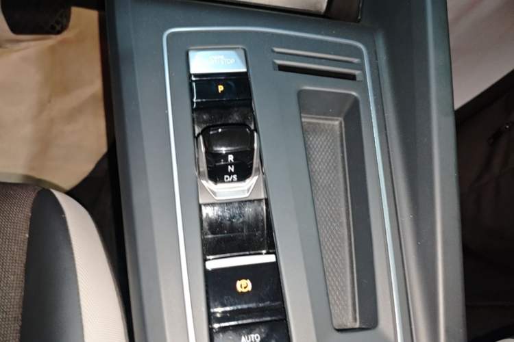 Used Volkswagen Golf 2023 Facelift 280TSI DSG Pro Gear Lever