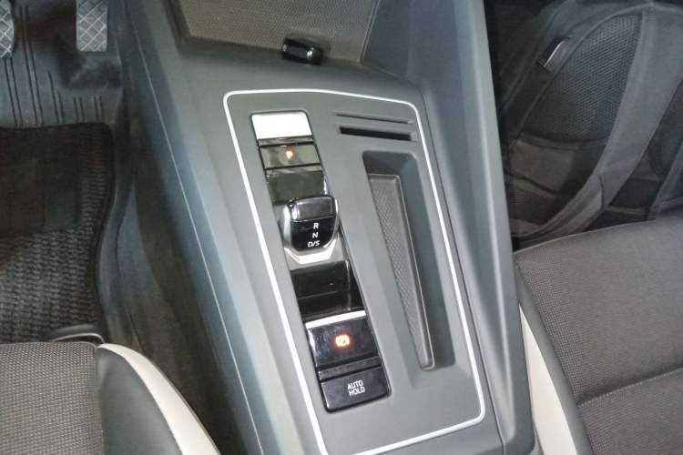 Used Volkswagen Golf 2023 Facelift 280TSI DSG Pro Gear Lever