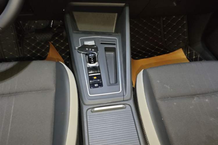 Used Volkswagen Golf 2023 200TSI DSG Pro Gear Lever