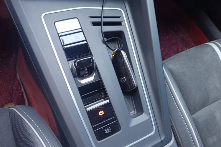 Used Volkswagen Golf 2023 280TSI DSG R-Line Lite Gear Lever