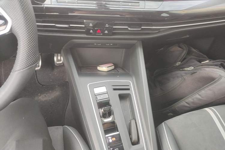 Used Volkswagen Golf 2023 Facelift 280TSI DSG R-Line Lite Gear Lever