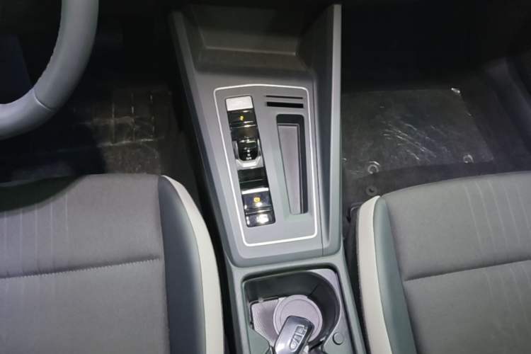 Used Volkswagen Golf 2023 200TSI DSG Pro Gear Lever