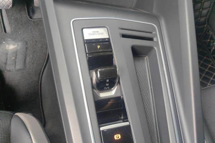 Used Volkswagen Golf 2023 Facelift 280TSI DSG Pro Gear Lever