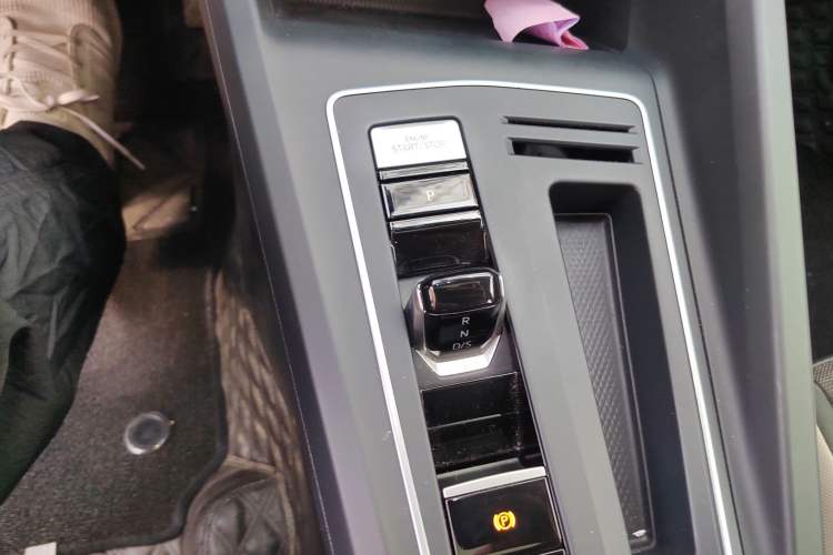 Used Volkswagen Golf 2023 Facelift 280TSI DSG Pro Gear Lever