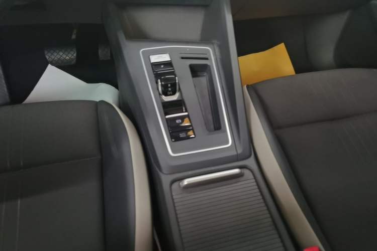 Used Volkswagen Golf 2023 280TSI DSG Pro Gear Lever