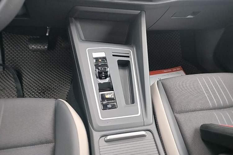 Used Volkswagen Golf 2023 Facelift 280TSI DSG Pro Gear Lever