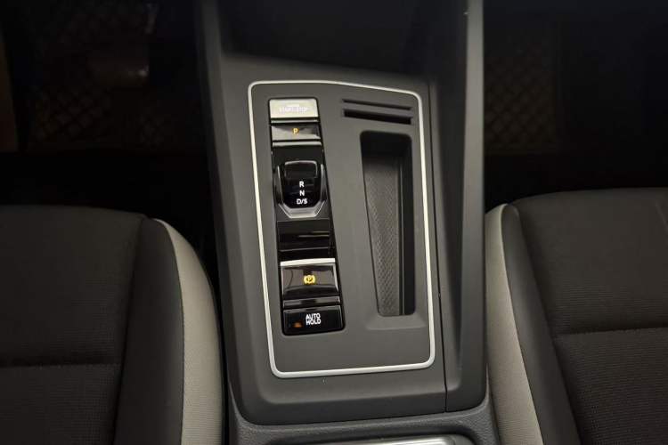 Used Volkswagen Golf 2023 Facelift 280TSI DSG Pro Gear Lever