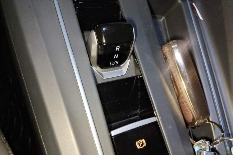 Used Volkswagen Golf 2023 280TSI DSG R-Line Lite Gear Lever