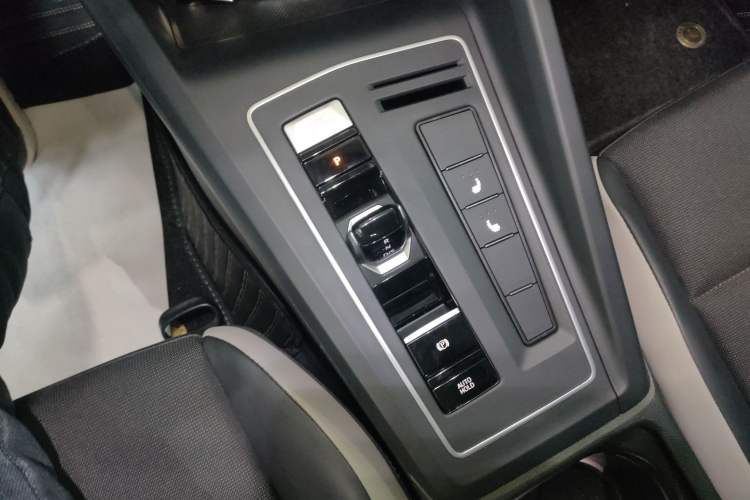 Used Volkswagen Golf 2023 Facelift 280TSI DSG Pro Gear Lever