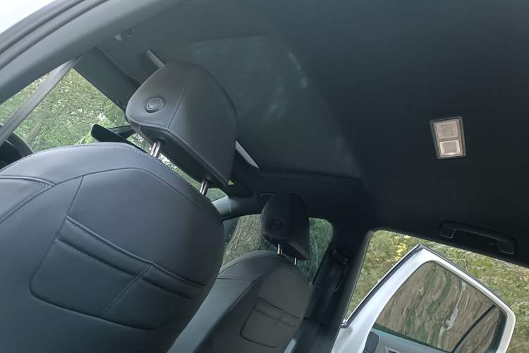 Used Volkswagen Golf 2023 Facelift 280TSI DSG R-Line Lite Headliner