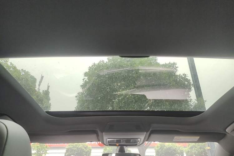 Used Volkswagen Golf 2023 Facelift 280TSI DSG R-Line Lite Headliner