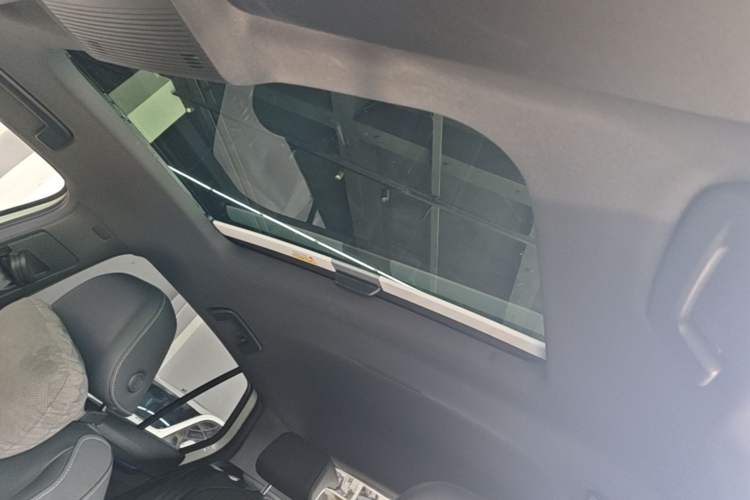 Used Volkswagen Golf 2023 Facelift 280TSI DSG R-Line Lite Headliner