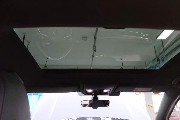 Used Volkswagen Golf 2023 Facelift 280TSI DSG R-Line Lite Headliner