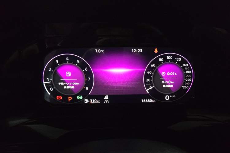 Used Volkswagen Golf 2023 Facelift 280TSI DSG R-Line Instrument Cluster