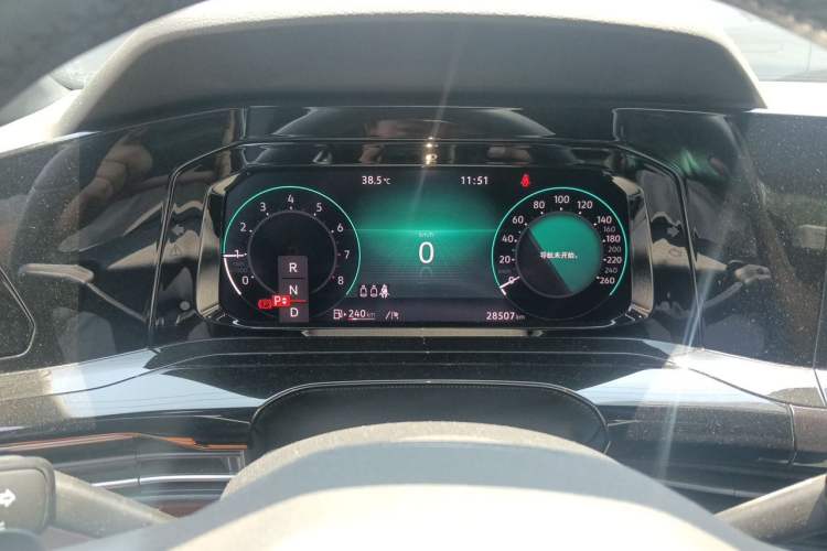 Used Volkswagen Golf 2023 Facelift 280TSI DSG R-Line Lite Instrument Cluster