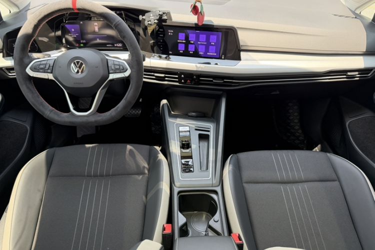 Used Volkswagen Golf 2023 280TSI DSG Pro Interior 1