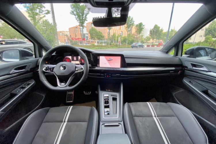 Used Volkswagen Golf 2023 280TSI DSG R-Line Lite Interior 1
