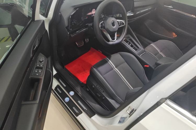 Used Volkswagen Golf 2023 Facelift 280TSI DSG R-Line Lite Interior 1