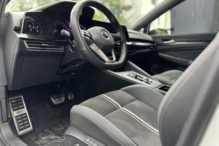 Used Volkswagen Golf 2023 Facelift 280TSI DSG R-Line Lite Interior 10