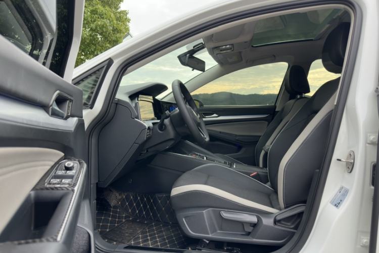 Used Volkswagen Golf 2023 Facelift 280TSI DSG Pro Interior 11