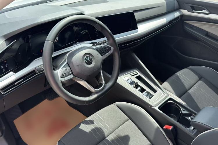 Used Volkswagen Golf 2023 Facelift 280TSI DSG R-Line Lite Interior 2