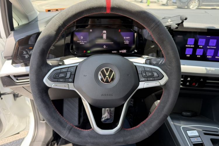 Used Volkswagen Golf 2023 280TSI DSG Pro Interior 2