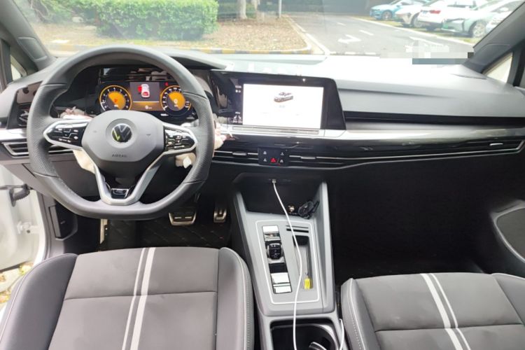 Used Volkswagen Golf 2023 280TSI DSG R-Line Lite Interior 2