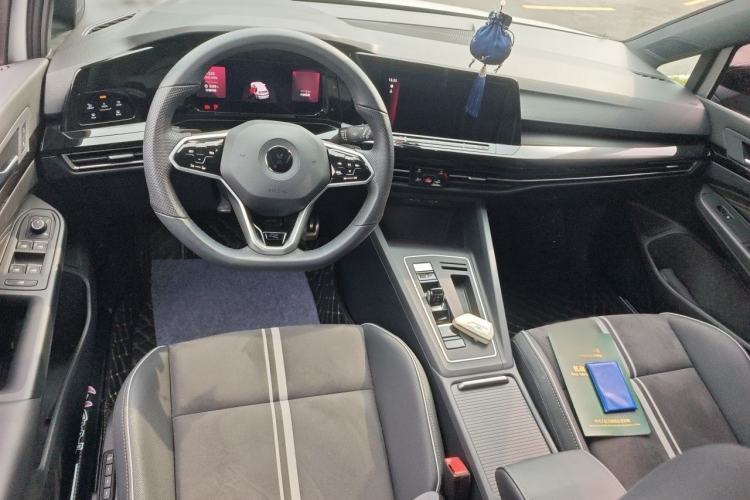 Used Volkswagen Golf 2023 Facelift 280TSI DSG R-Line Lite Interior 2