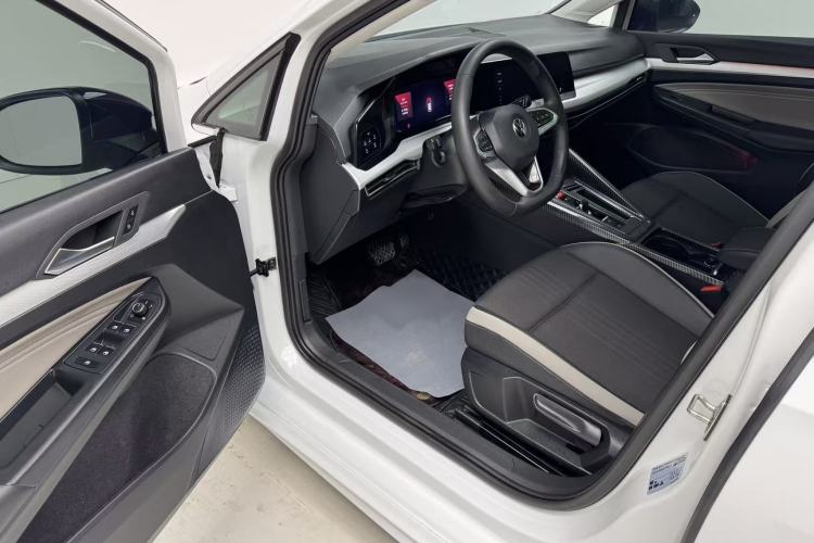 Used Volkswagen Golf 2023 Facelift 280TSI DSG Pro Interior 2