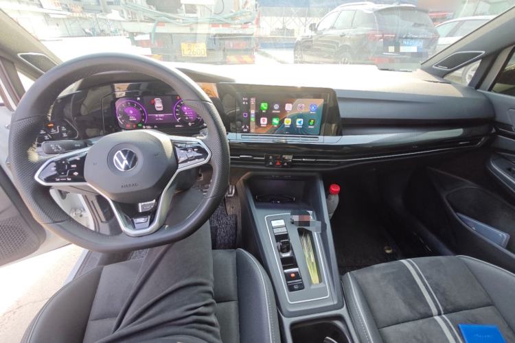 Used Volkswagen Golf 2023 280TSI DSG R-Line Lite Interior 2