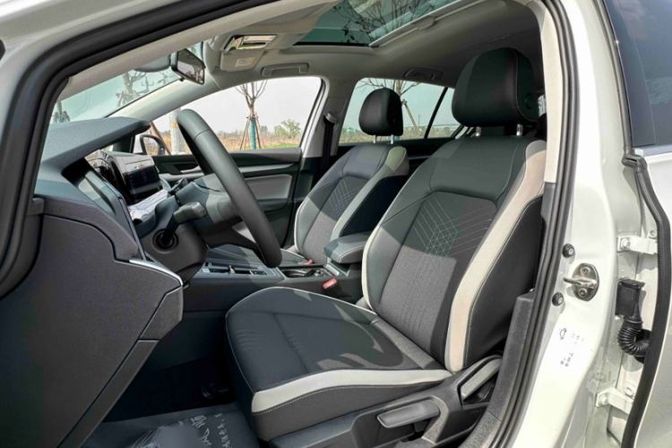 Used Volkswagen Golf 2023 280TSI DSG Pro Interior 2
