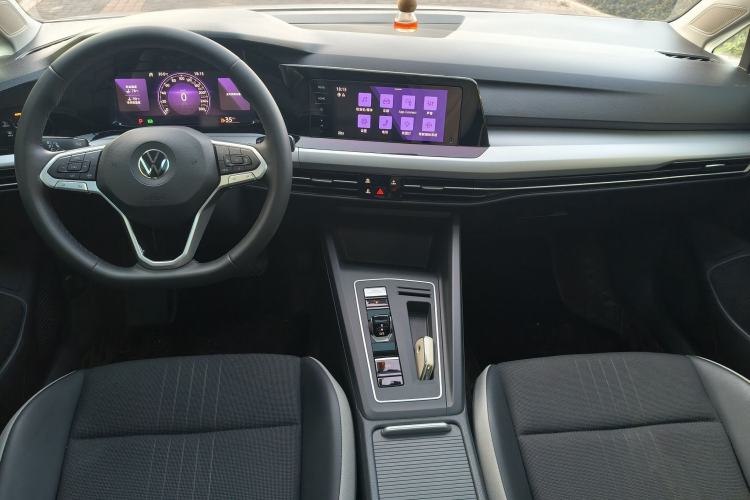 Used Volkswagen Golf 2023 Facelift 280TSI DSG Pro Interior 3