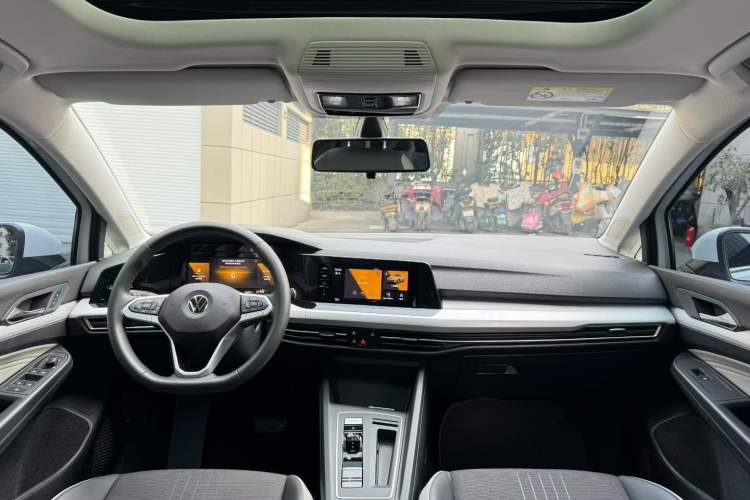 Used Volkswagen Golf 2023 280TSI DSG Pro Interior 3