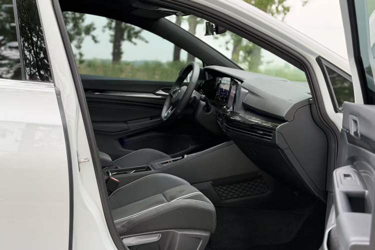 Used Volkswagen Golf 2023 280TSI DSG R-Line Lite Interior 3