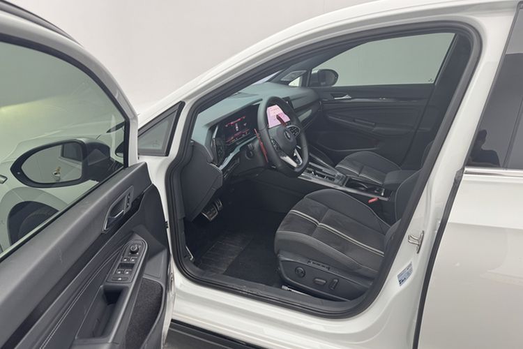 Used Volkswagen Golf 2023 280TSI DSG R-Line Lite Interior 3