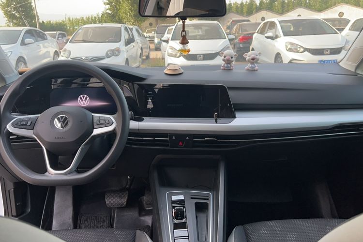 Used Volkswagen Golf 2023 200TSI DSG Interior 3