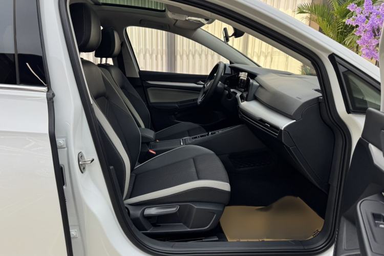 Used Volkswagen Golf 2023 280TSI DSG Pro Interior 4