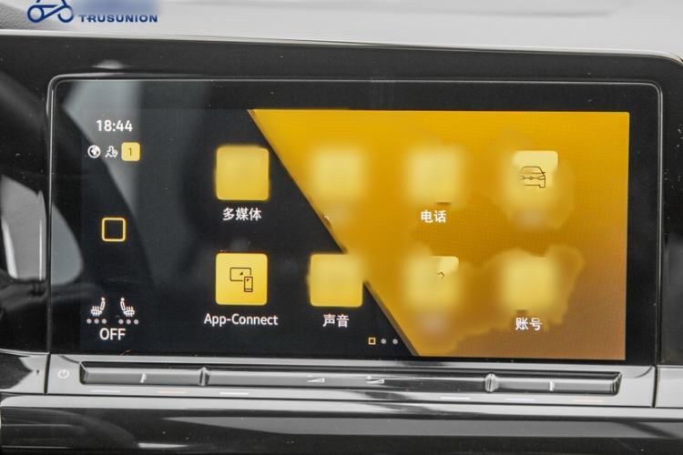 Used Volkswagen Golf 2023 Facelift 280TSI DSG R-Line Lite Interior 4