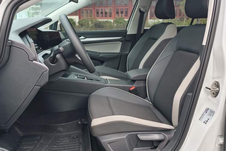 Used Volkswagen Golf 2023 Facelift 280TSI DSG Pro Interior 4