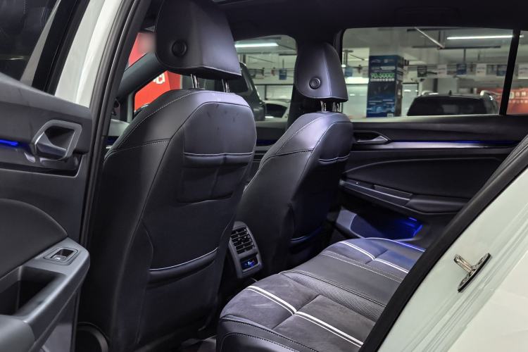 Used Volkswagen Golf 2023 Facelift 280TSI DSG R-Line Lite Interior 5