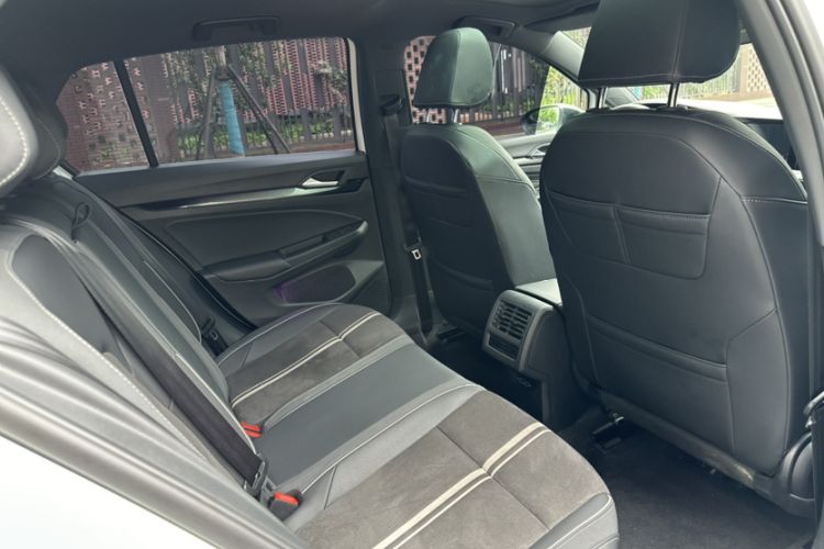 Used Volkswagen Golf 2023 Facelift 280TSI DSG R-Line Lite Interior 5