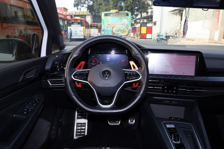 Used Volkswagen Golf 2023 280TSI DSG R-Line Lite Interior 5
