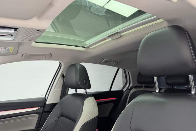 Used Volkswagen Golf 2023 Facelift 280TSI DSG Pro Interior 5