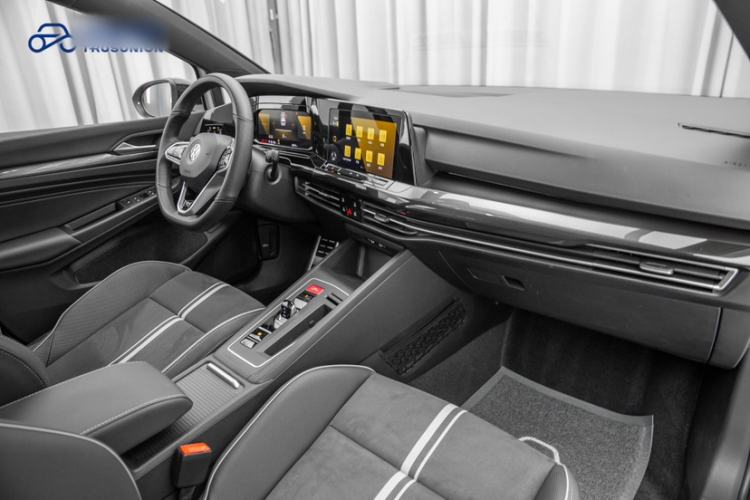 Used Volkswagen Golf 2023 Facelift 280TSI DSG R-Line Lite Interior 5
