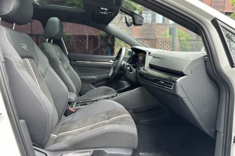 Used Volkswagen Golf 2023 Facelift 280TSI DSG R-Line Lite Interior 6