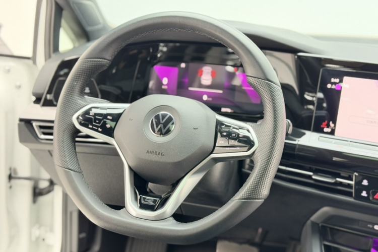 Used Volkswagen Golf 2023 280TSI DSG R-Line Lite Interior 7