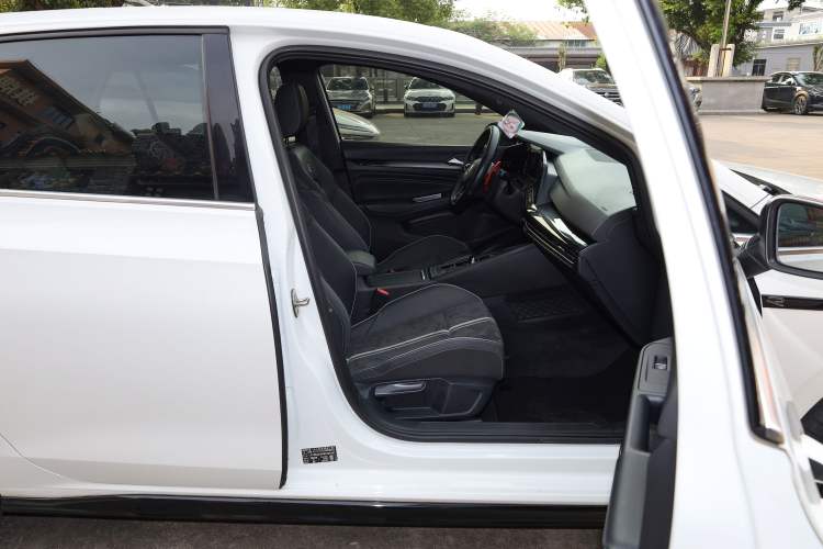 Used Volkswagen Golf 2023 280TSI DSG R-Line Lite Interior 7