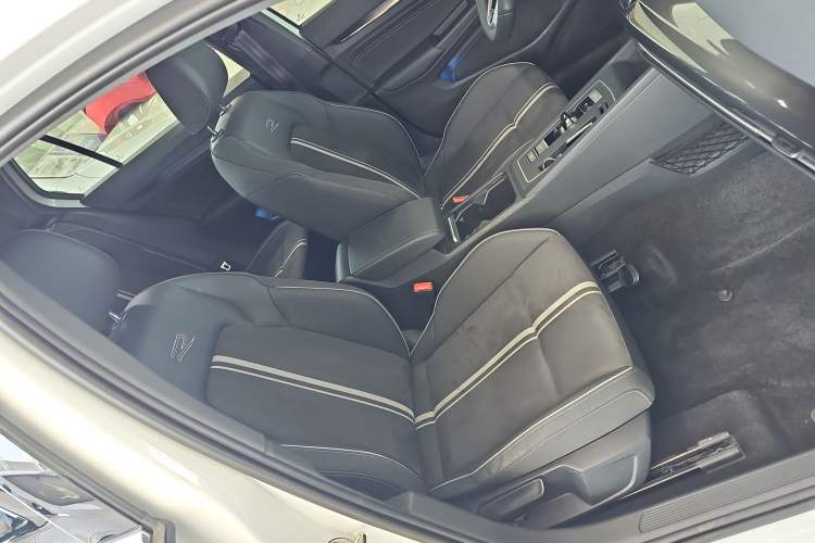Used Volkswagen Golf 2023 Facelift 280TSI DSG R-Line Lite Interior 7