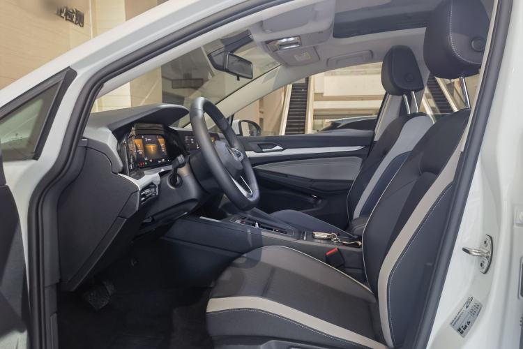 Used Volkswagen Golf 2023 280TSI DSG Pro Interior 9