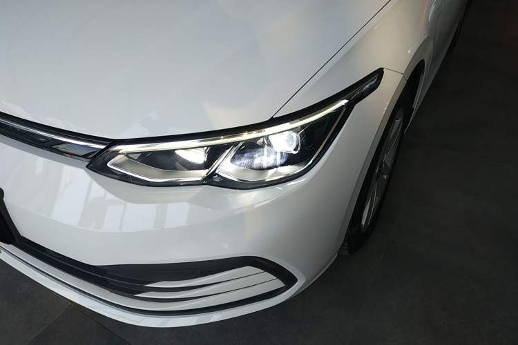 Used Volkswagen Golf 2023 200TSI DSG Left Front Headlight